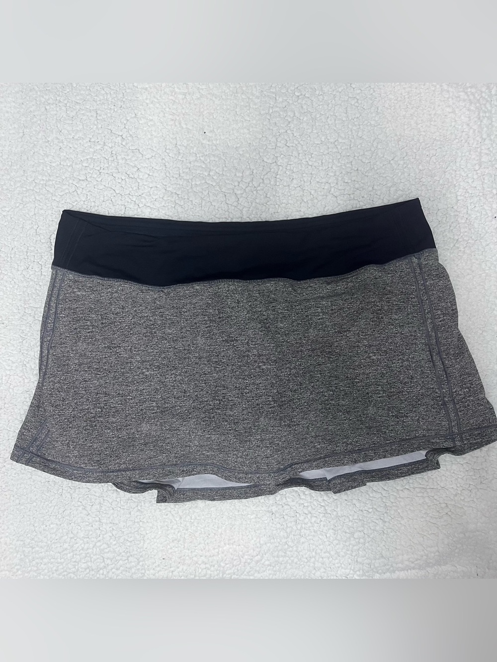 Lululemon Women’s Grey Athletic Skort with Black Waistband size 12